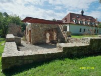 Skalka-torzo bývalé hájenky s klášterem