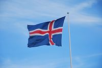 Islandská vlajka na chatě Skagfjörðsskáli
