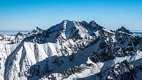 Pohled z Rysů (foto z roku 2017 v roce 2016 z kterého je článek nebylo z vrcholu kvůli mlze vidět)