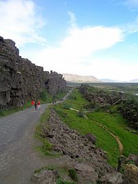 Národní park Þingvellir (Thingvellir) -  trhlina mezi litosférickými deskami