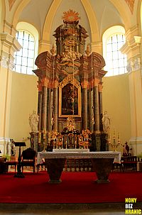 Hlavní oltář.
