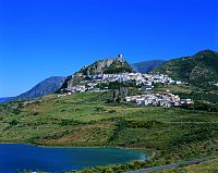 ZAHARA DE LA SIERRA - CÁDIZ © ANDALUCÍA