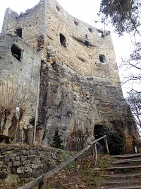 Zřícenina skalního hradu Valečov