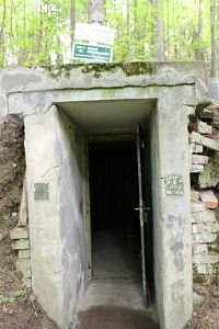vstupní dveře do bunkru