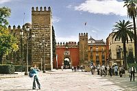 Sevilla,  Plaza del Triunfo, Alcazar, Puerta de los Leones