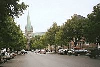 Trondheim, ul. Munkegata a katedrála Nidaros