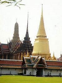 Grand Palace, Phra Siratana Chedi