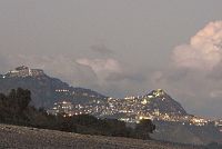 Taormina od jihu, z Giardini-Naxos