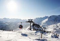 Kabinková lanovka ve skiareálu Grossglockner/Heiligenblut.