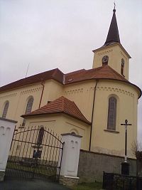 Kostel svatých Petra a Pavla v Hartvíkově z roku 1384.