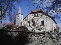 11. fara s kostelíkem v Moravči.
