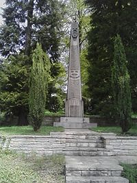 37. Pomník obětem války u pelhřimovského hřbitova.