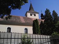 18. Kostel Nejsvětější Trojice v Jesenici, založený v roce 1350.