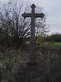 12. Kříž s kalichem u Velkých Heřmanic.