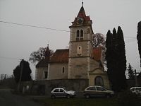 31.  Kostel svatého Jakuba ve Vojkově si společně s farou a školou zahrál v seriálu.