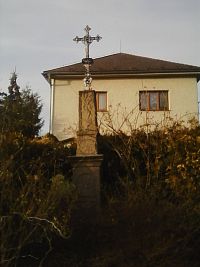 30. Křížek před Novou Hospodou z r. 1855.