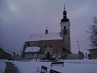 6. Kostel sv. Vavřince v Prčici je původně románský, založen byl ve 12., možná však již v 11. století.