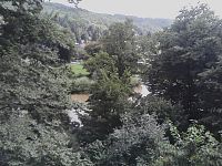 21. Výhled na řeku ze Zlenického hradu.