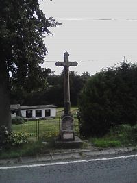 49. Kříž ve Zvěstově z roku 1903.