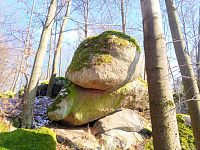 21. Kamenný útvar - bochníkovité kameny, ZD9
