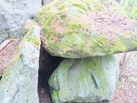 7. Myslkovský dolmen v celé své kráse