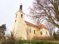 11. Kostel sv. Jakuba Staršího v Tučapech z roku 1352