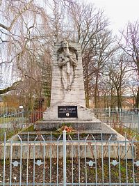13. Památník obětem světové války