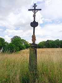 15. Křížek s kalichem v Chlístově z roku 1876