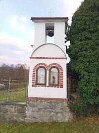 15. Kaplička se zvoničkou v horních Kvasejovicích
