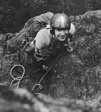 Tomáš Etzler, západní stěna K2,1981. Z  Toma, který na Ludvíkově začínal s horolezectvím se stal světový novinář, válečný zpravodaj CNN.