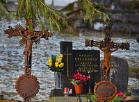 Ludvíkov. Hřbitov z roku 1869.Litinové kříže z ludvíkovských železáren