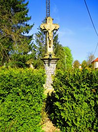 Kamenný kříž v Plačicích (Hradec Králové)