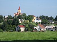 Pohled na Semonice od cyklostezky