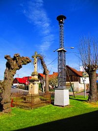 Kříž a zvonička (Rozběřice)