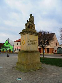 Pomník Václava Klimenta Klicpery v Chlumci nad Cidlinou