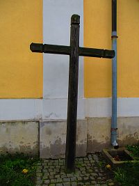 Starý misijní kříž u kostela sv. Víta (Bojanov)
