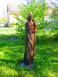 Dřevěné sochy (Radouň)