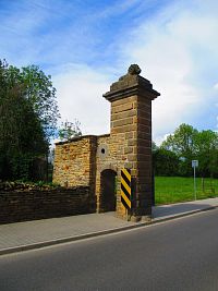Silniční brána (Nahořany)