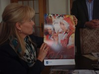 vedoucí odboru školství a kultury na MÚ v Kyjově Dr. Slaninová nám ukazuje letošní kyjovský kalendář