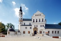Zámek Pardubice je nejen renesanční perlou Polabí, ale také působiště regionálního muzea a galerie.