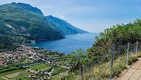 Stezka Monte Brione - procházka přírodou a historií s výhledem na jezero Garda