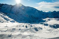 Na ledovci Stubai se již lyžuje