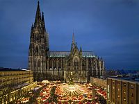 Kolín - trhy před katedrálou, copyright Dieter Jacobi, Köln Tourismus