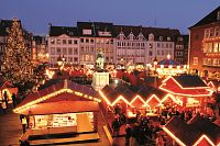 Vánoční trh před radnicí, Düsseldorf, copyright Duesseldorf Tourismus
