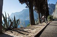 Vydejte se na kole na okružní jízdu po Giro della Busa a poznejte oblast v okolí jezera Garda Trentino