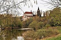 Sázavský klášter, pohled od řeky, autor: Bohumir