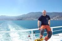 Já na zádi trajektu po odplutí z Korsiky