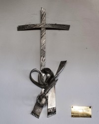 Kříž od Otmara Olivy