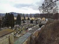 Nad městským hřbitovem
