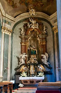 Barokní kaple s pietou
